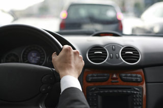 Problemen met uw rijbewijs of vervolgd na een ongeval? Advocaat verkeersrecht helpt u met specialistische kennis en ervaring. 